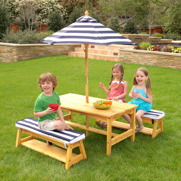 Picnic table store and bench set