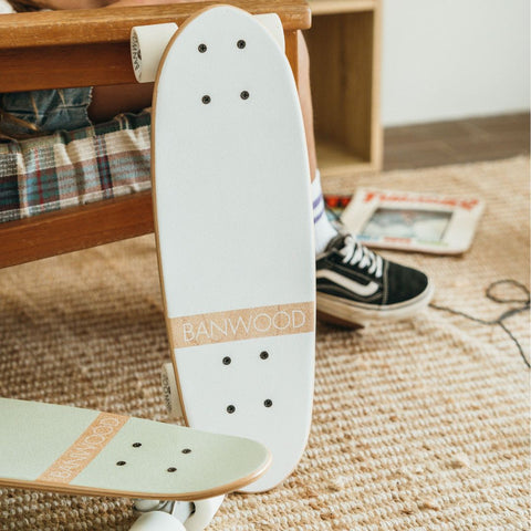 Skateboard - White